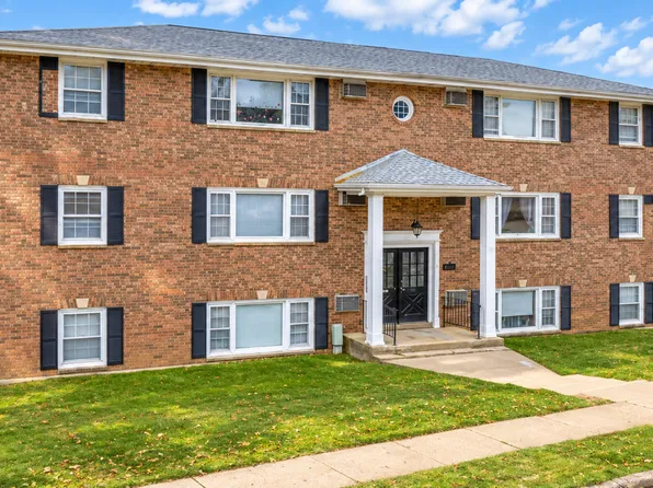 562 S Church St #2W, Decatur, IL 62522