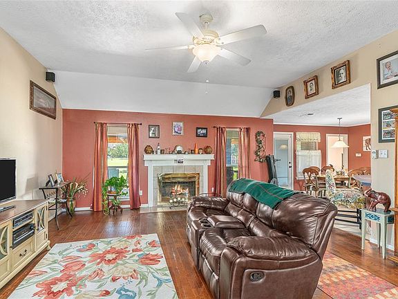 4th image of 1823 Lafayette Ln
