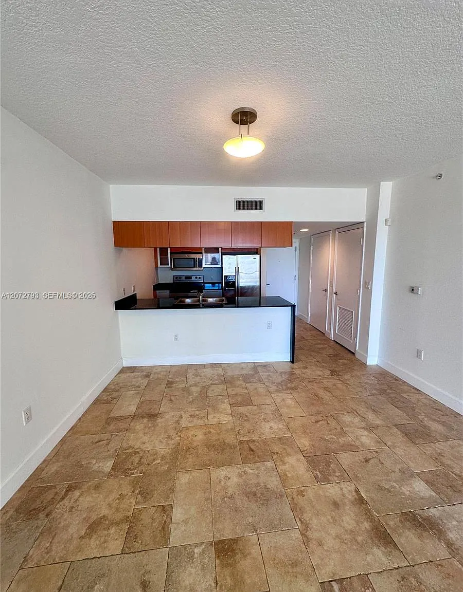 Opera Tower Condo — Photo 4