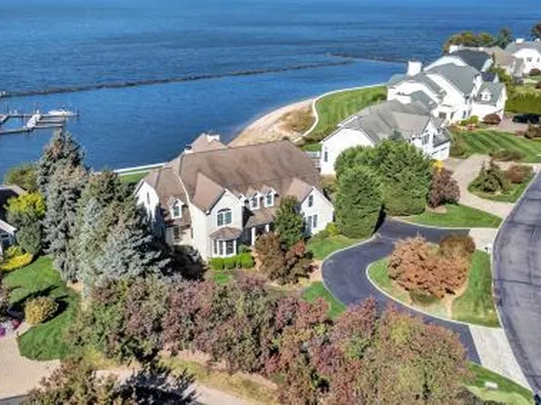 48 Pembroke Drive, Glen Cove, NY 11542