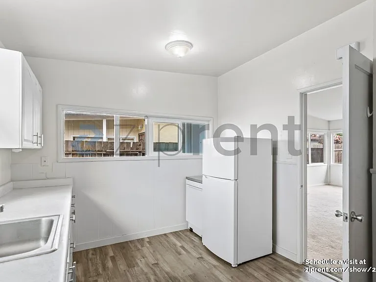 2802 Georgetown St — Photo 10