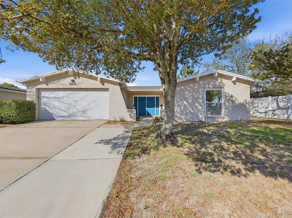 8233 Redfield Dr, Port Richey, FL 34668