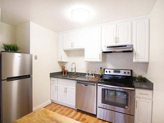 3rd image of 755 Green St #2