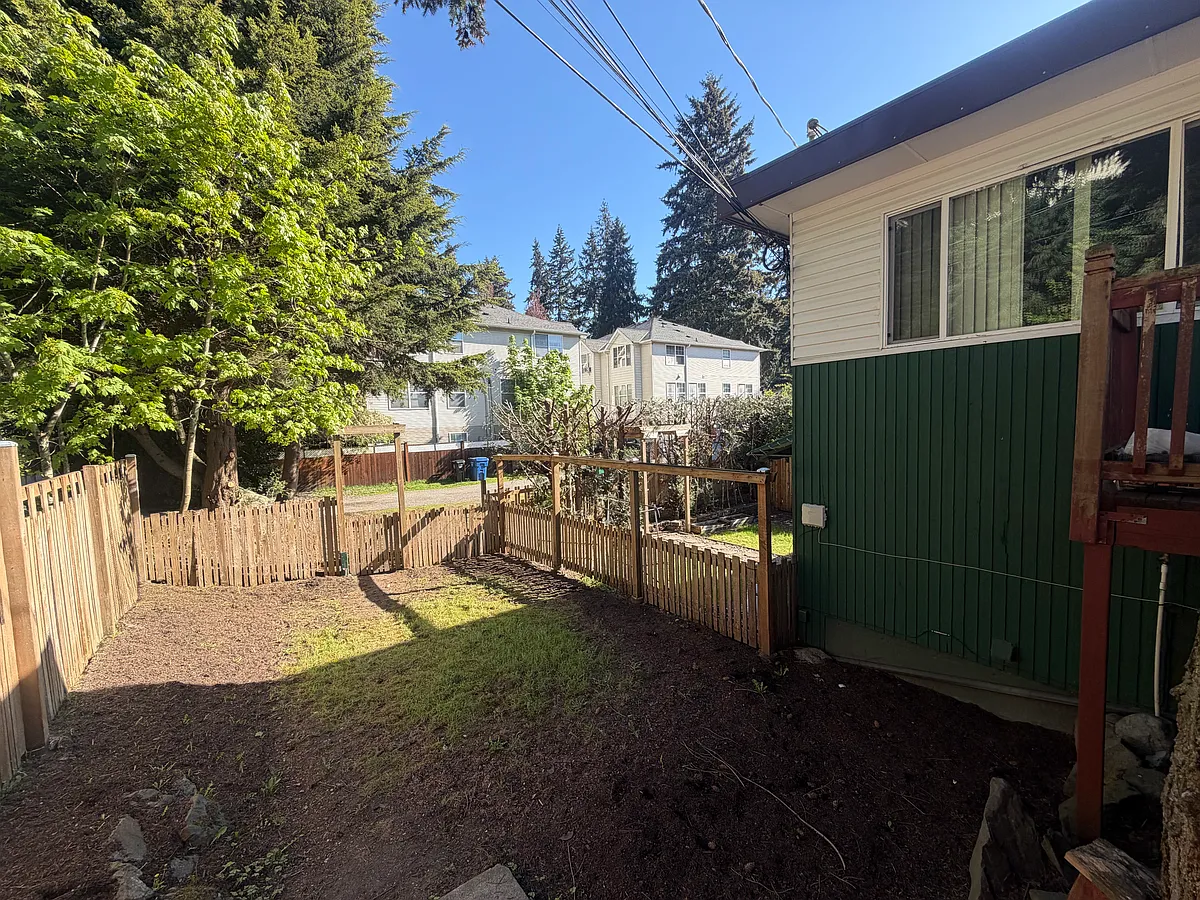 Comes with your own fenced in private space and 2 designated off street parking spaces - 13700 Midvale Ave N #1
