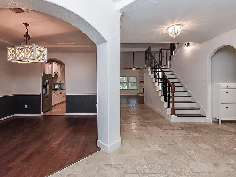 16915 Locust Springs Dr — Photo 4