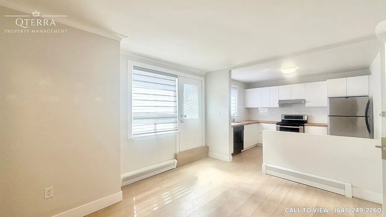 5124 Dundas St W — Photo 1