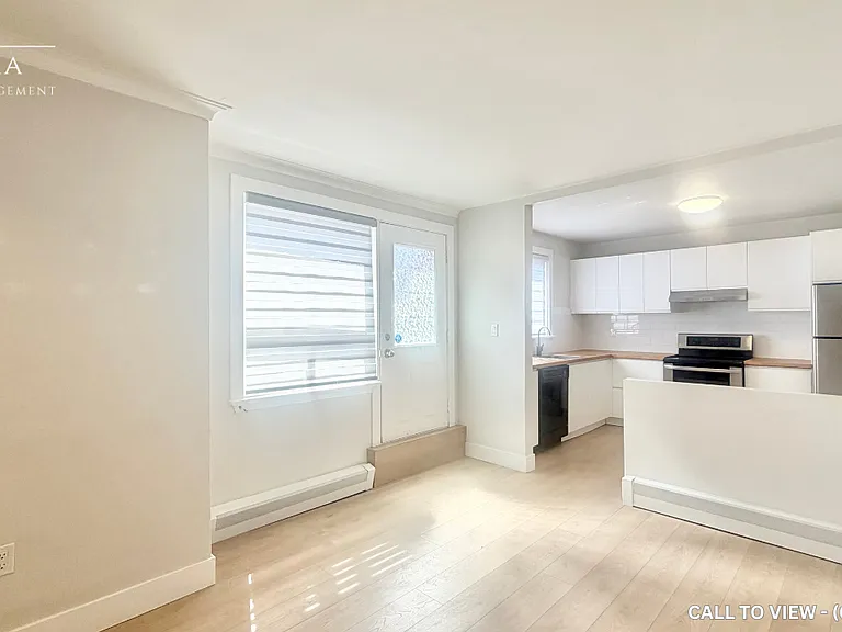 5124 Dundas St W #1 — Photo 1