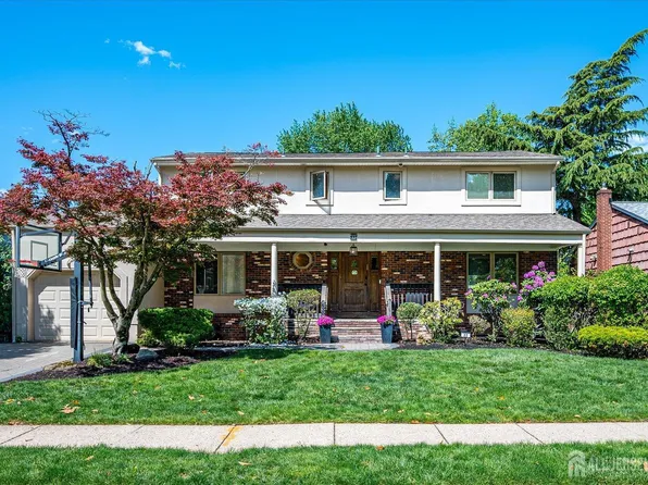 22 Celler Rd, Edison, NJ 08817