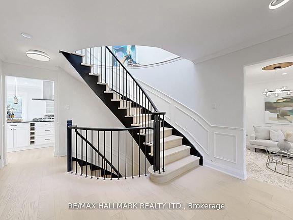 5th image of 82 Windermere Cres S