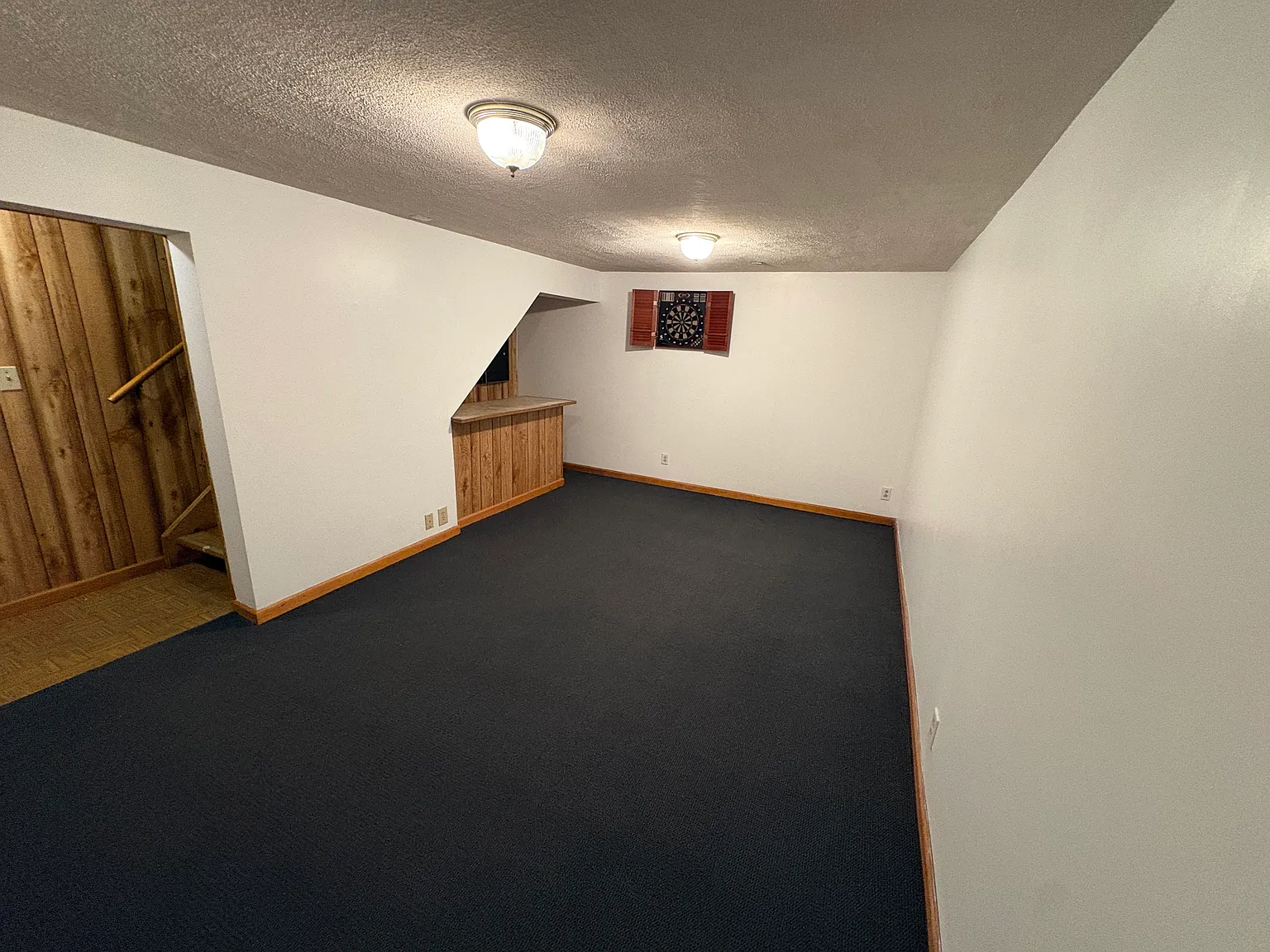 3 bed, 1.5 bath, 1360 sqft, $2,100 — Photo 4