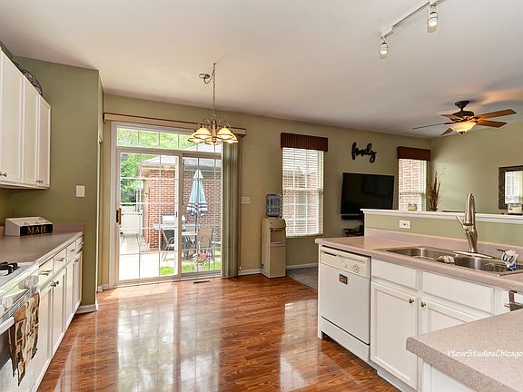 5th image of 18560 W Point Dr