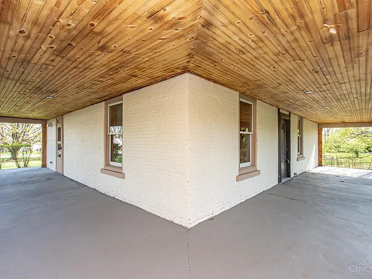 117 Montgomery Ave — Photo 8