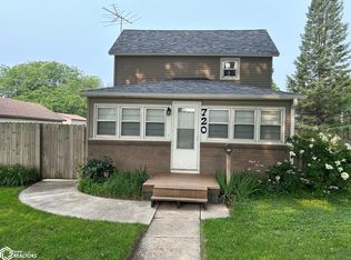 720 3rd St NE, Hampton, IA 50441