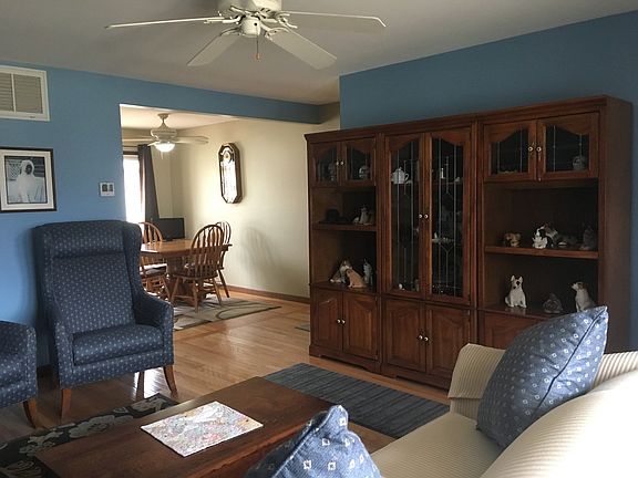 4th image of 547 Sussex Ct