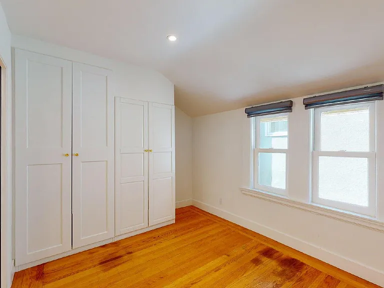 254 Roosevelt Way #4 — Photo 11