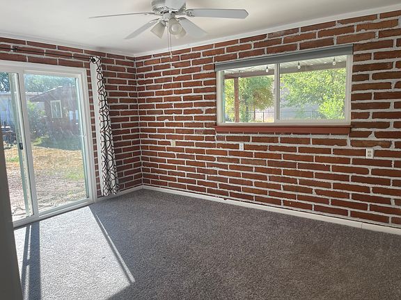 3rd image of 370 N 3rd Ave
