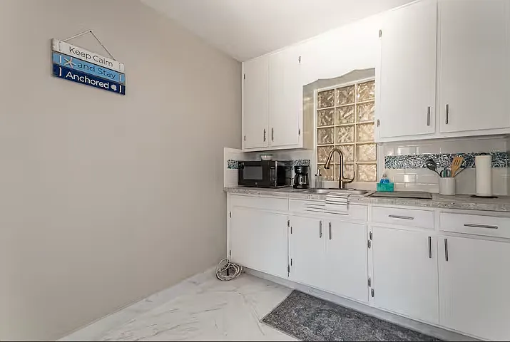 1 bed, $1,100 — Photo 4