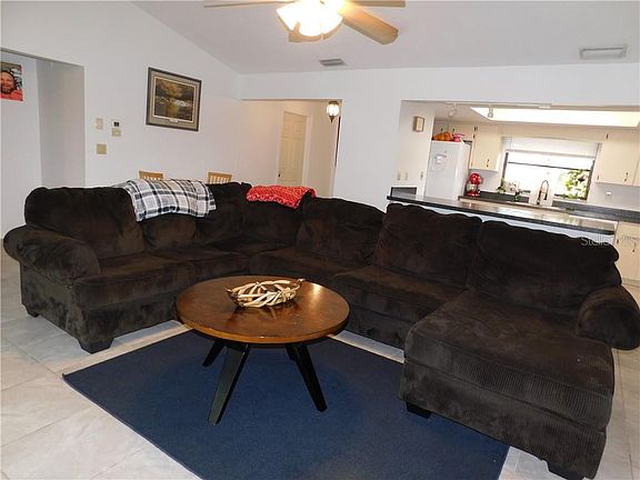 3rd image of 21261 Giddings Ave