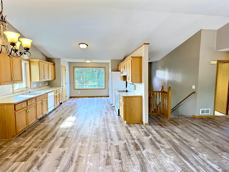 6081 Bakken St — Photo 5