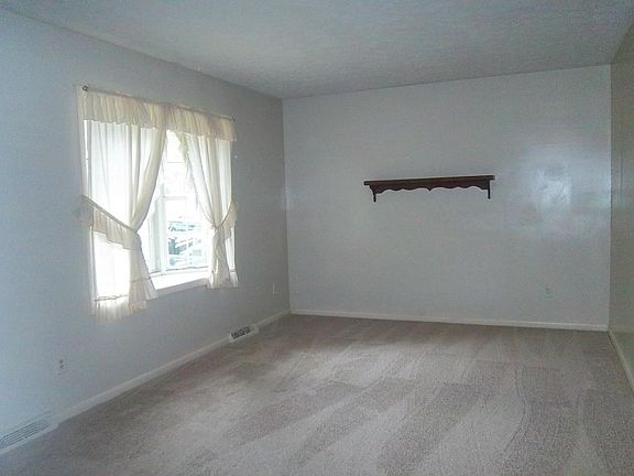 3rd image of 6209 Narragansett Dr