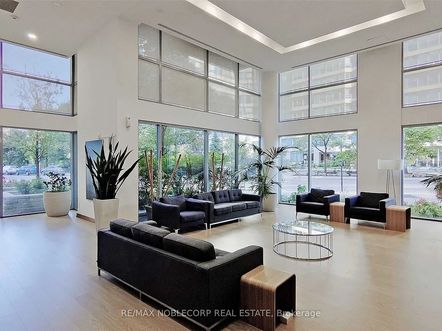 225 Webb Dr — Photo 3