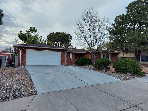 3rd image of 8213 Cherry Hills Dr NE