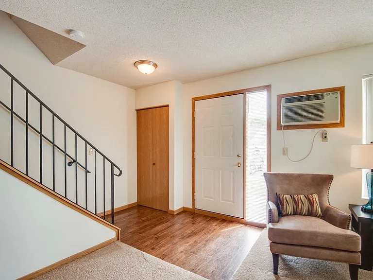 Eagle Creek Townhomes — Photo 3