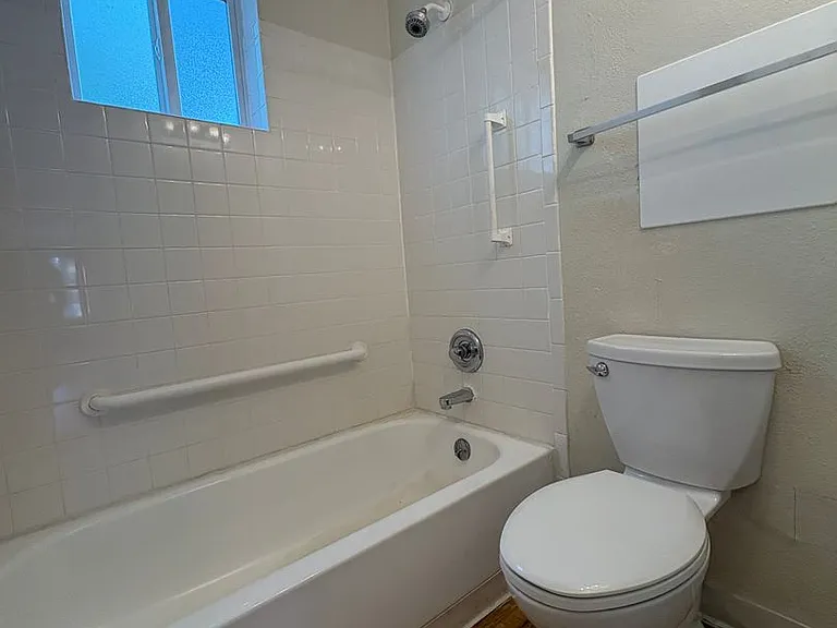 Cherry Tree Apartments — Photo 16