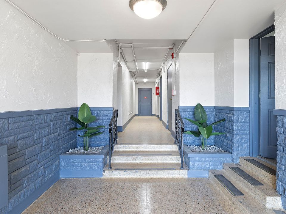 Building Photo 5