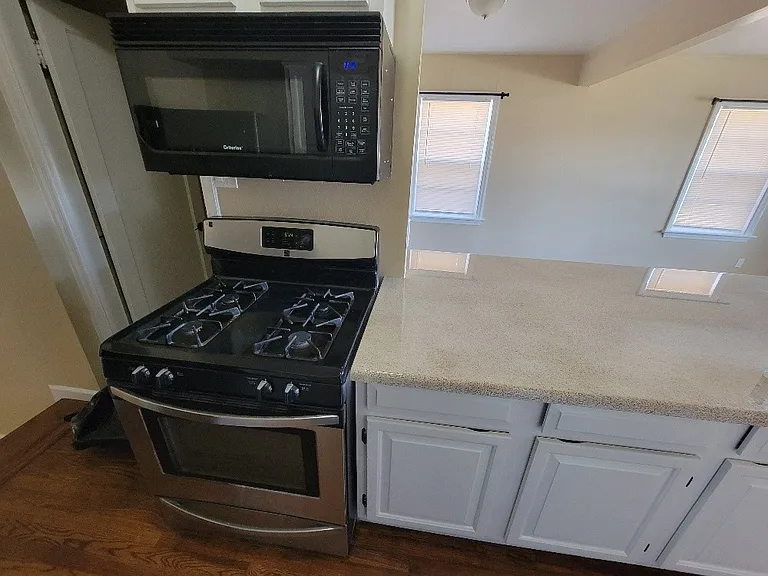 10640 Saint Stephen Ln — Photo 6