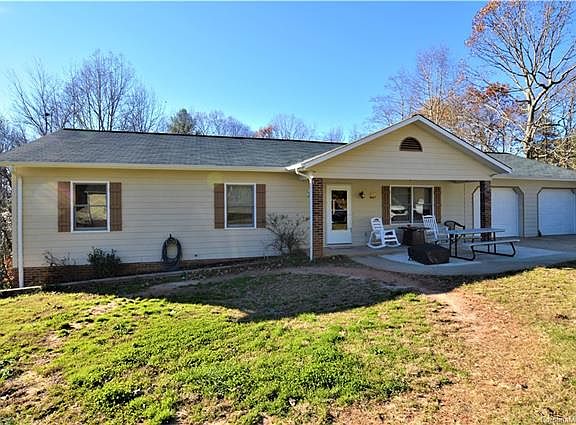 2nd image of 3415 Southern Pine Ln