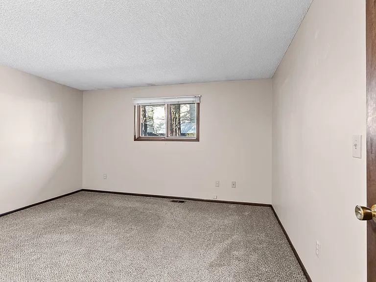 5534 N Driscoll Blvd — Photo 9