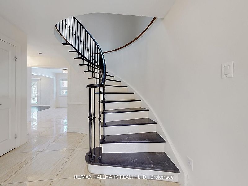 Toronto House for rent - 5 Bedrooms in Toronto