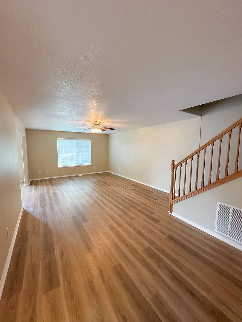 PR0038-02 - Northern Heights Duplex — Photo 4