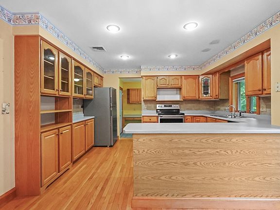 5th image of 3 Amidon Ave