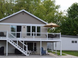 4330 East Dr, Delavan, WI 53115