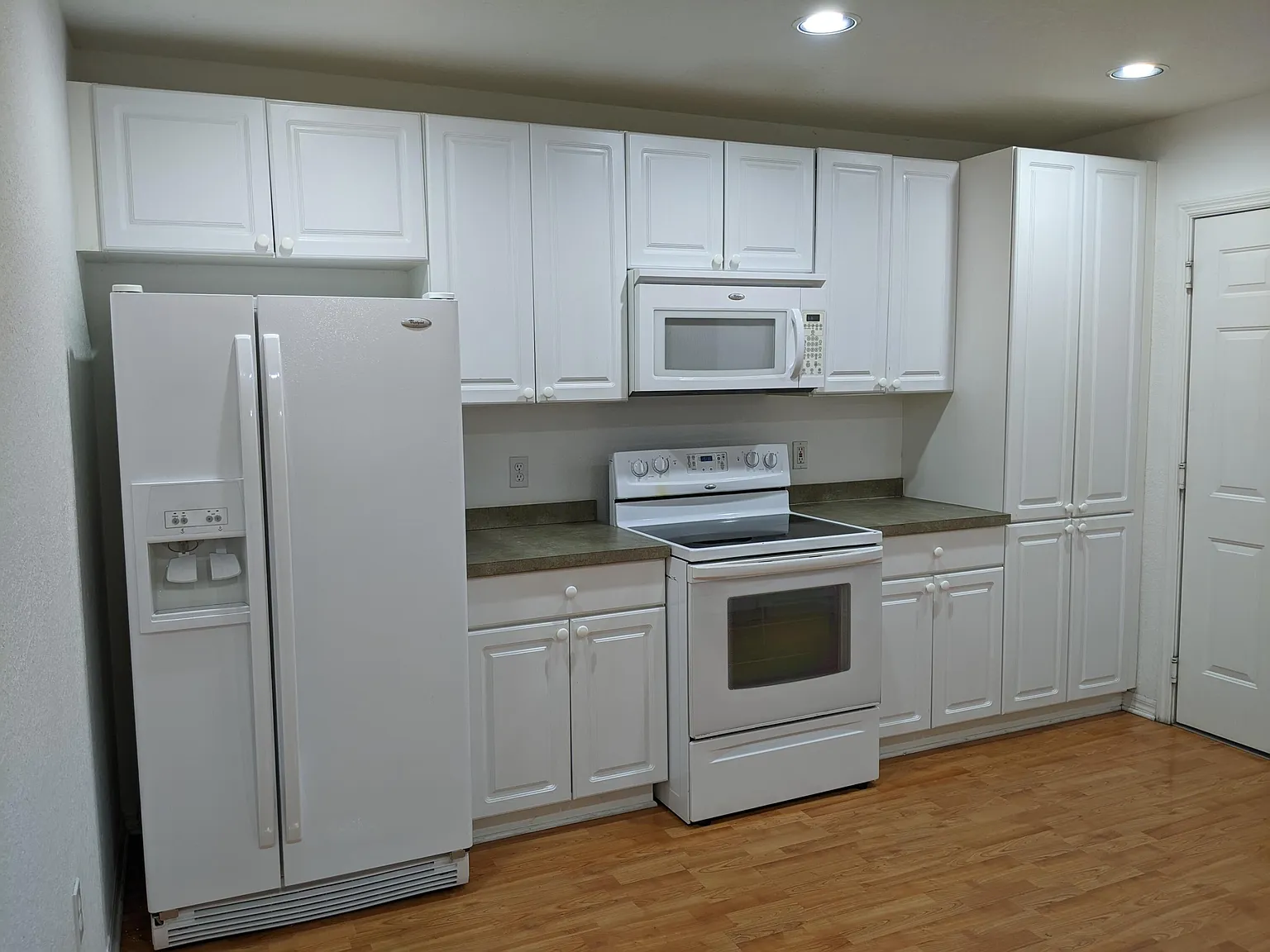 2 bed, 2.0 bath, 1230 sqft, $1,900 — Photo 4