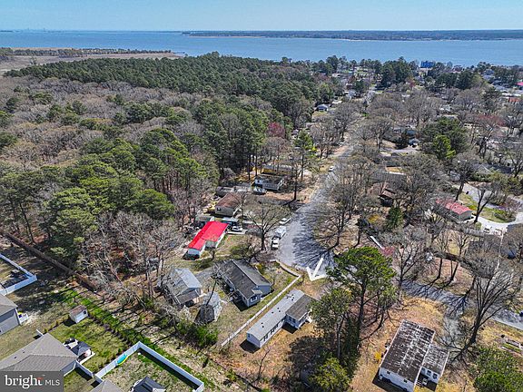 3rd image of 32996 Circle Dr
