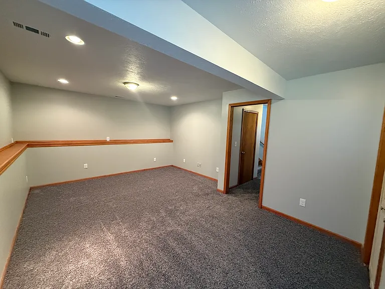 4933 Cannonsburg Rd NE — Photo 16