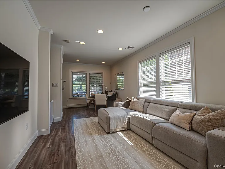 7 Nathan Hale Dr #A — Photo 7