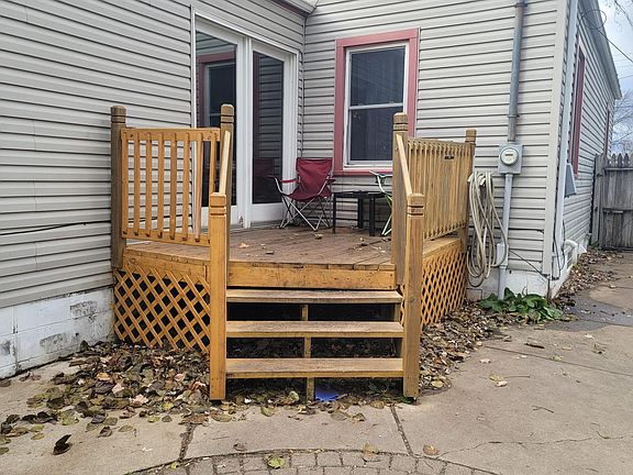 4th image of 375 Mosgrove St