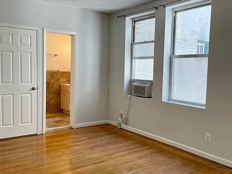 140 W 71st St #8-A — Photo 2