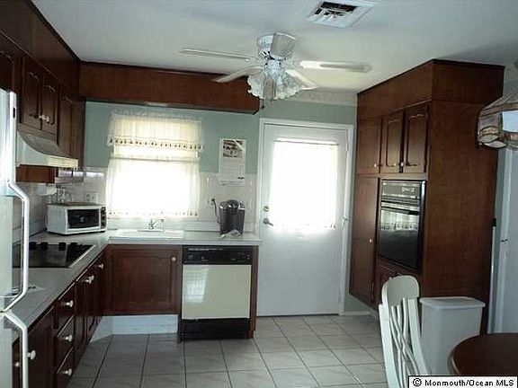 2nd image of 465 Thornbury Court #A