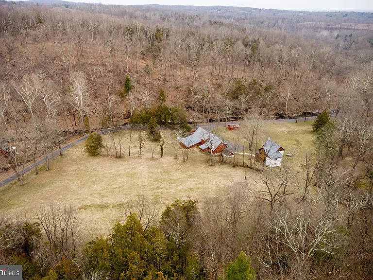 120 Tabor Rd — Photo 1