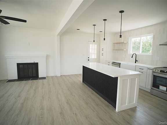 3rd image of 128 Toronto Avenue