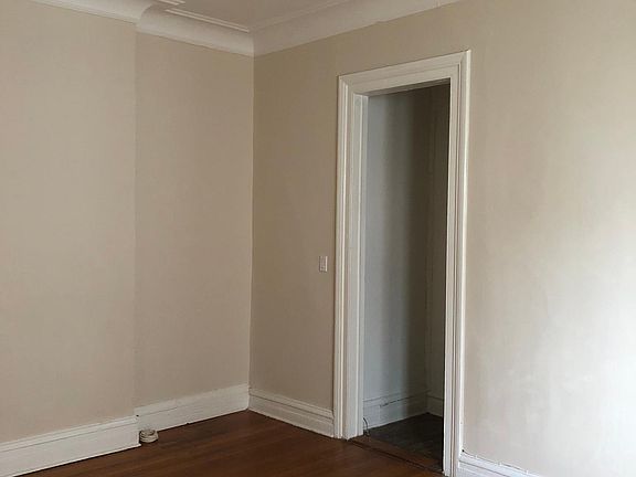 4th image of 157 E Lincoln Ave Unit A