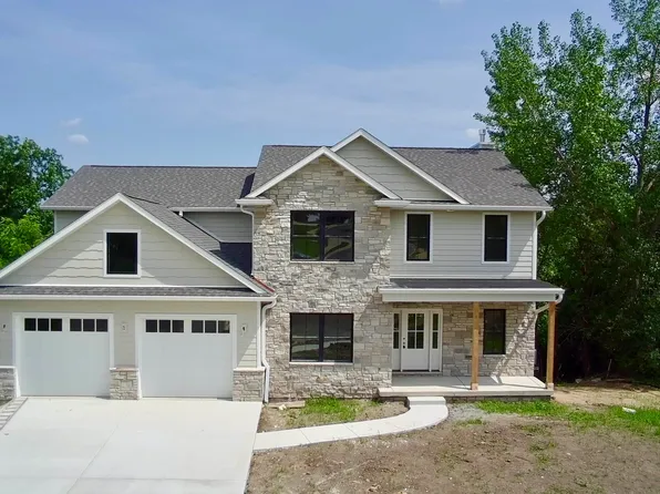 4100 W Vistaridge Ct, Peoria, IL 61615