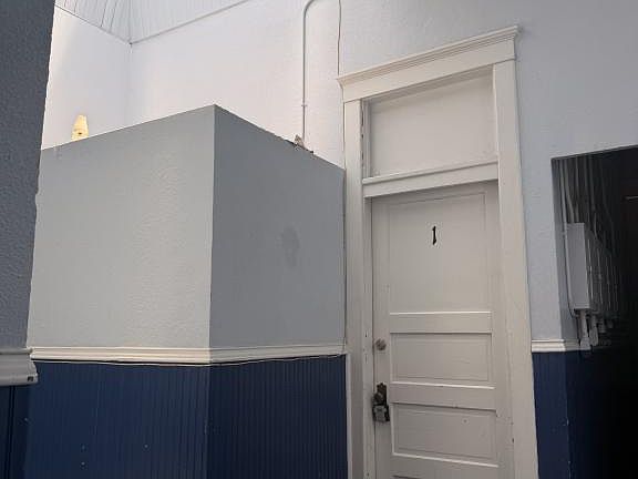 3rd image of 722 Main St APT 1