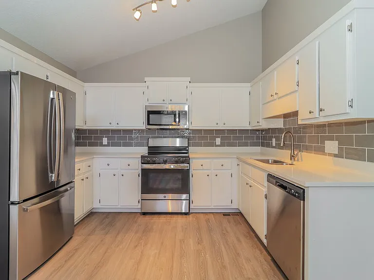 55 Broadlands Dr — Photo 8