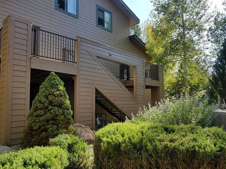 Exterior & Landscaping